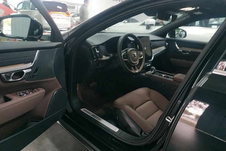 沃尔沃S90新能源 2026款 插电式混动 四驱长续航智逸豪华版中控内饰7003