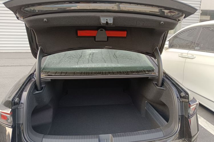 大众 迈腾 2024款  300TSI DSG尊享版显眼包机舱底盘23