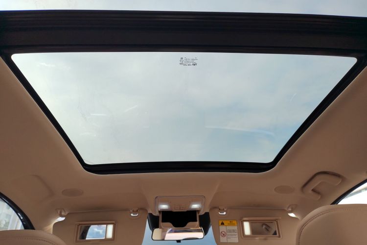 蓝电E5 PLUS 2025款 165km 长续航版PLUS 7座中控内饰22