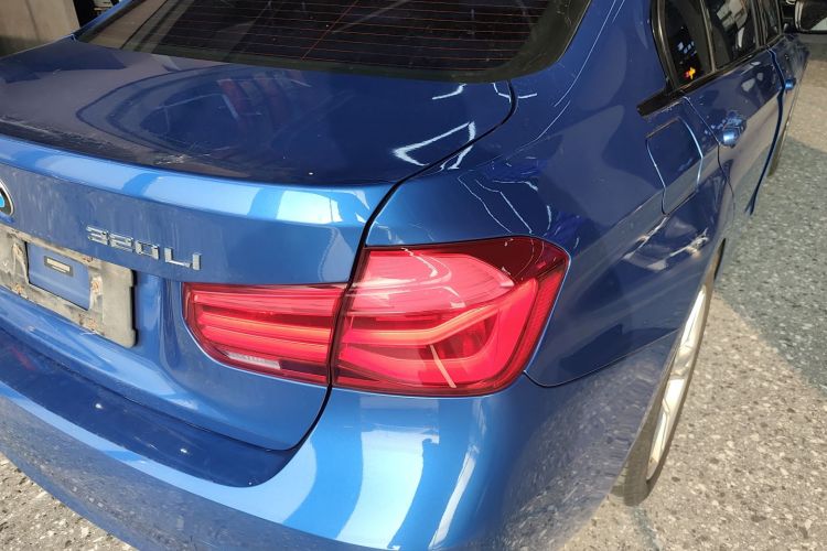 宝马3系 2017款 320Li M运动型车身外观9