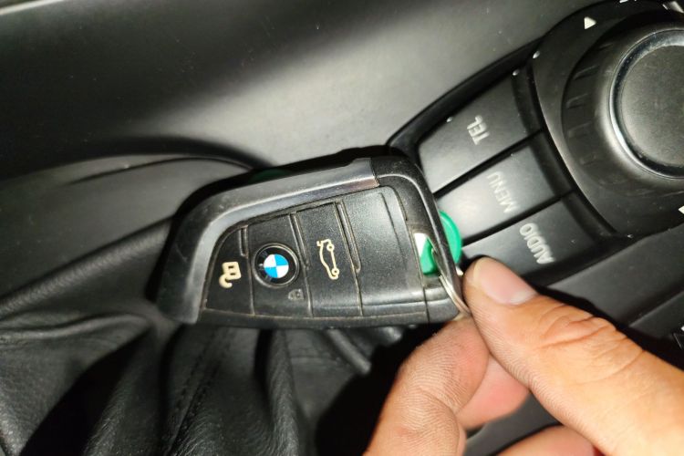 宝马X1 2016款 sDrive18Li 尊享型中控内饰11