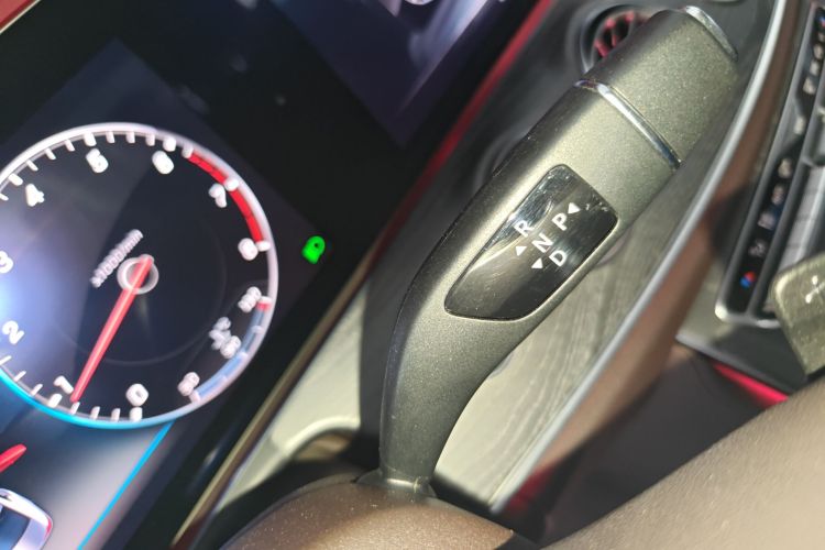 奔驰CLS 2020款 CLS 300 动感型中控内饰18