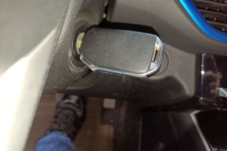 起亚K3新能源 2021款 EV 舒适版 410km中控内饰7001