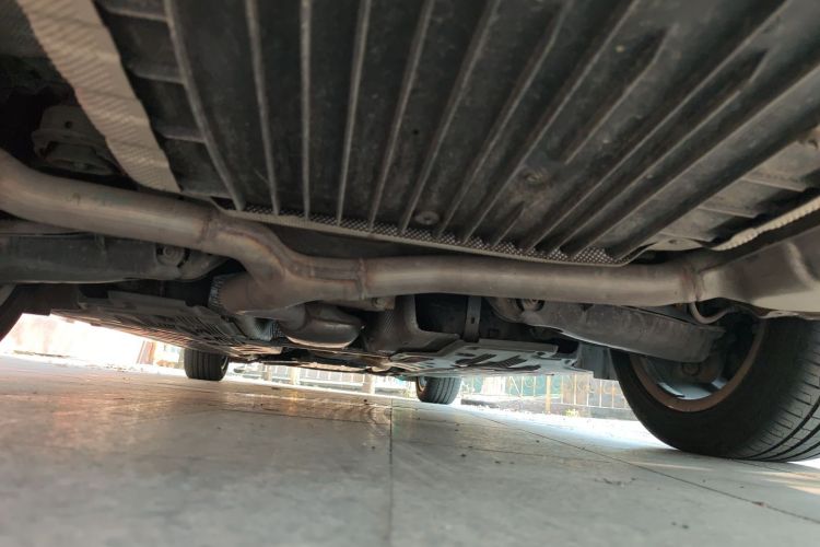 奔驰C级 2017款 C 200 L 运动版局部细节9009