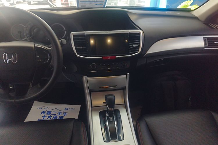 本田 雅阁 2016款 2.0L 舒适版中控内饰16