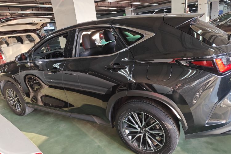 雷克萨斯NX 2023款 260 前驱 创驰版车身外观6003