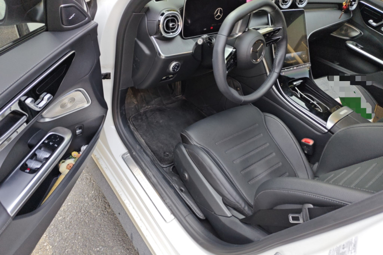 奔驰C级 2023款 C 260 L 皓夜运动版中控内饰7003