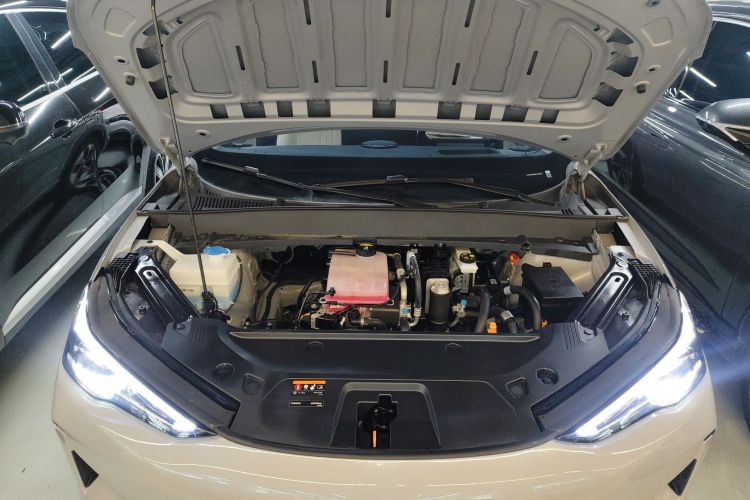 吉利银河 银河E5 2024款 530km 探索+版机舱底盘24