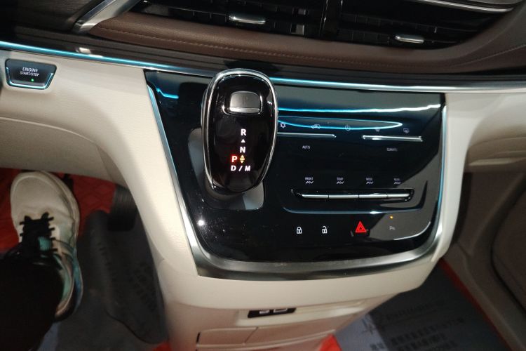 别克GL8 2023款 陆上公务舱 智享型中控内饰18