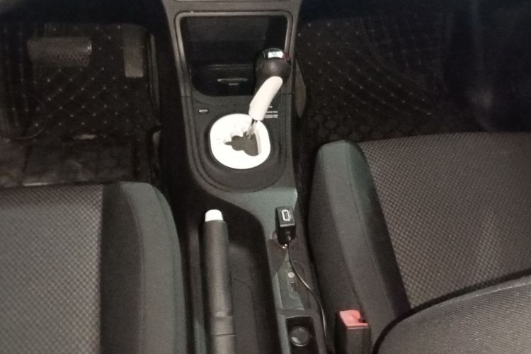 名爵3 2013款 1.5L AMT精英版中控内饰18