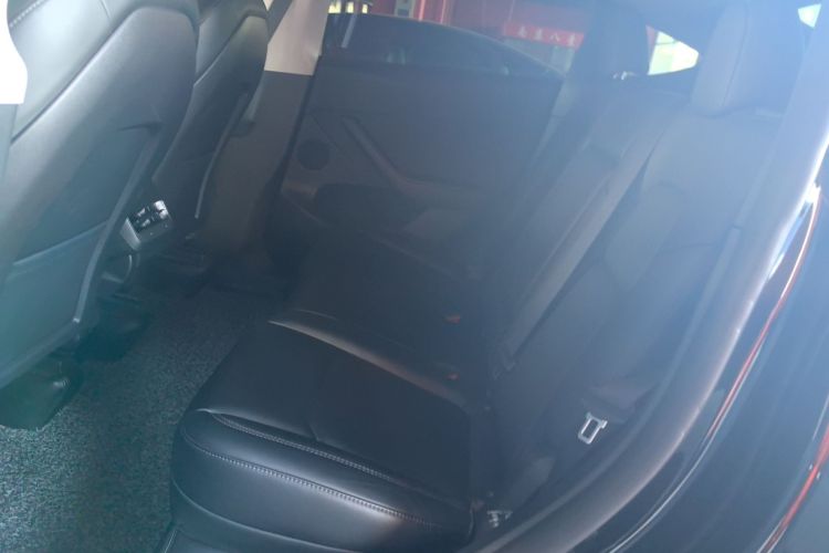 特斯拉 Model Y 2022款 改款 后轮驱动版中控内饰7004