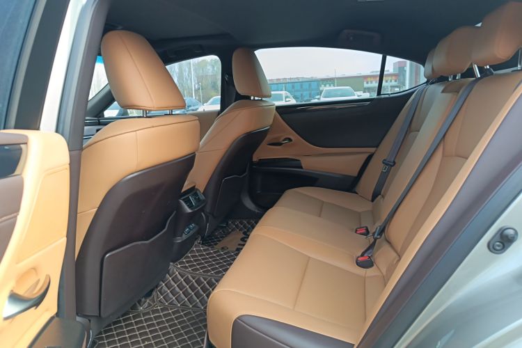 雷克萨斯ES 2020款 200 卓越版中控内饰21