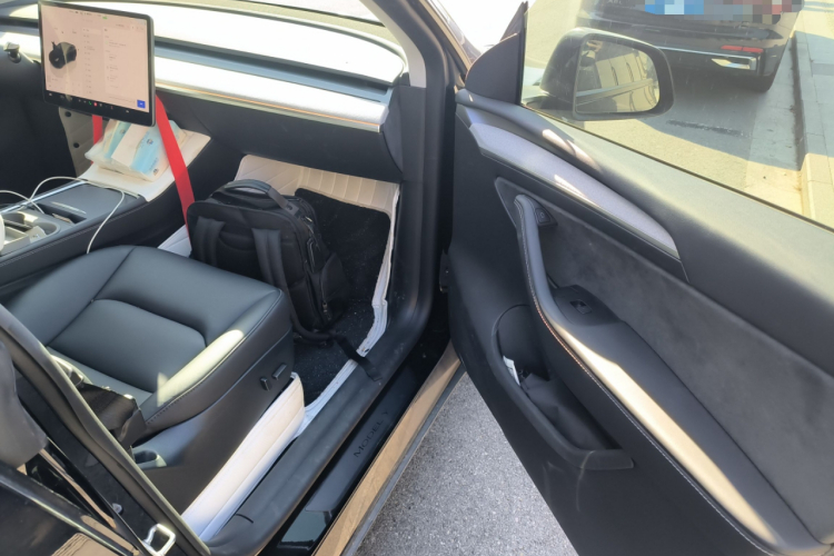 特斯拉 Model Y 2023款 后轮驱动版局部细节9005