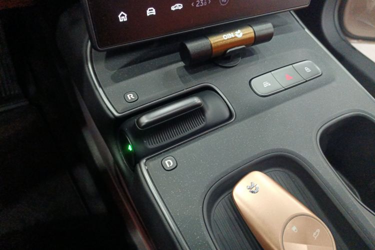 蔚来ET5 2022款 75kWh中控内饰18