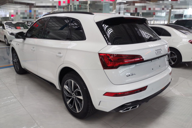 奥迪Q5L 2023款 40T 时尚动感型车身外观4
