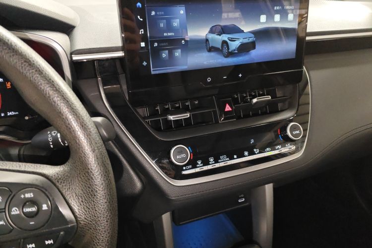 丰田 锋兰达 2023款 2.0L 智能电混双擎 豪华版中控内饰16