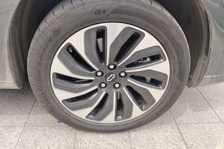 鸿蒙智行 问界M7 2022款 1.5T 后驱舒适版车身外观6002