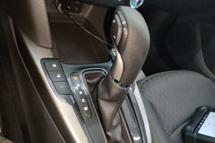 雪佛兰 迈锐宝 2016款 1.6T 自动舒适版中控内饰18