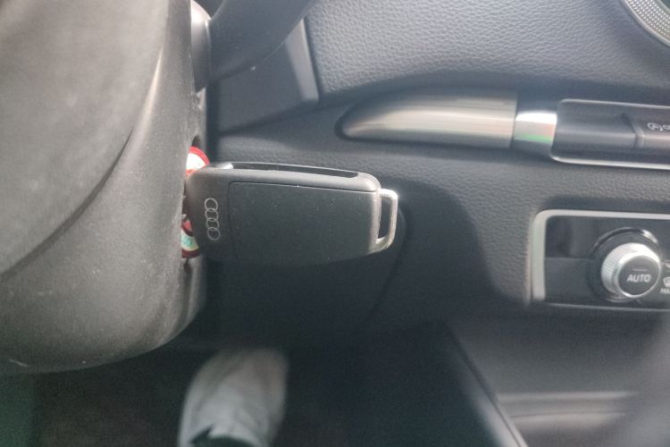 奥迪A3 2016款 Limousine 35 TFSI 风尚型中控内饰11