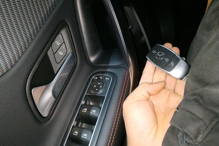 奔驰A级 2025款 A 200 L 时尚型中控内饰7001