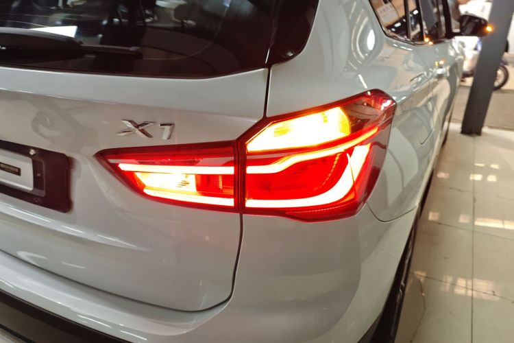 宝马X1 2016款 xDrive20Li 豪华型车身外观6001