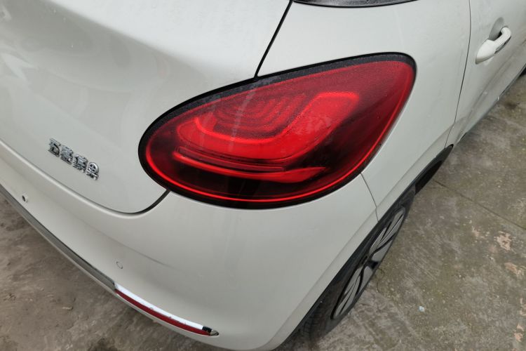 五菱汽车 五菱缤果 2023款 333km 悦享+款车身外观9