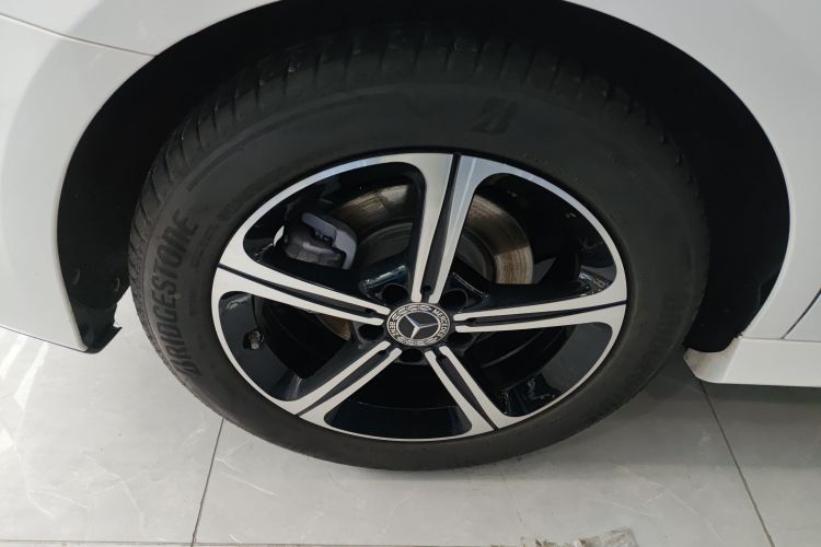 奔驰A级 2022款 改款三 A 200 L 运动轿车时尚型车身外观6008