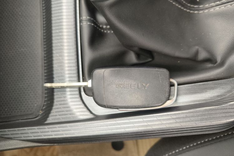 吉利汽车 帝豪 2022款 第4代 1.5L 手动豪华型中控内饰7001