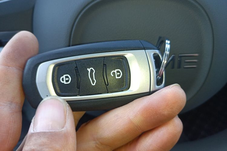 吉利银河 2024款 熊猫mini 200km 耐力熊中控内饰11