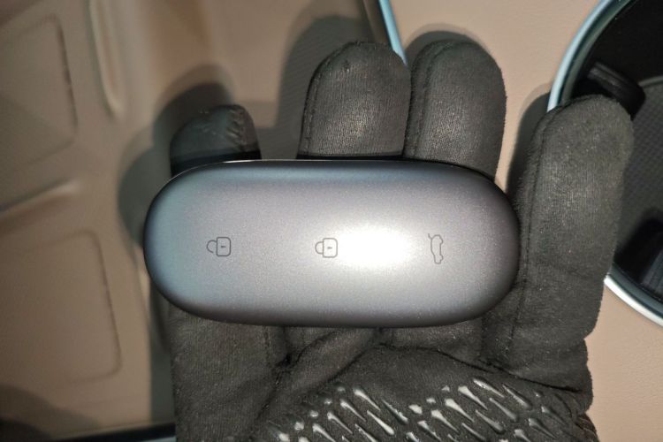 理想汽车 理想L6 2025款 Pro 智能焕新版中控内饰7001