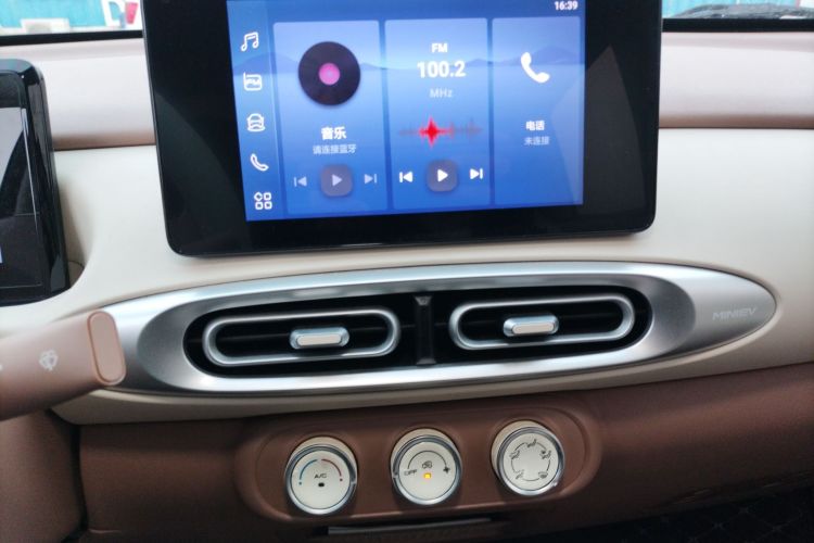 五菱汽车 宏光MINIEV 2025款 四门版 臻享+款中控内饰18