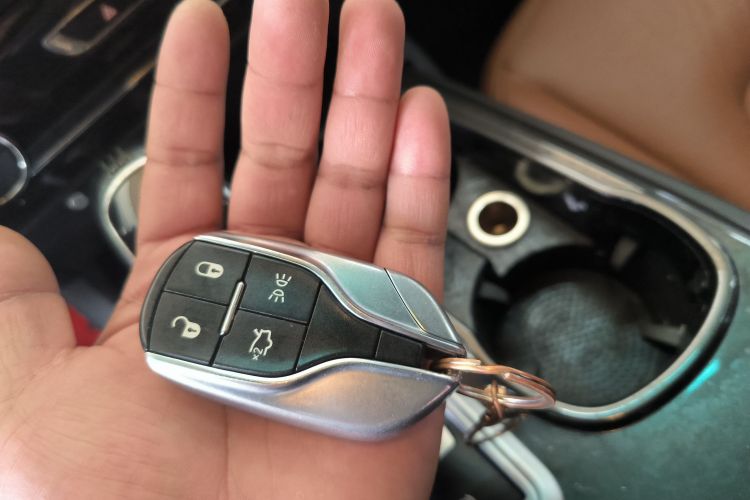 玛莎拉蒂 Ghibli 2014款 3.0T 标准版中控内饰11