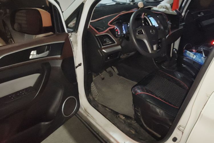 北汽幻速H3 2017款 1.5L 手动舒适天窗版中控内饰20