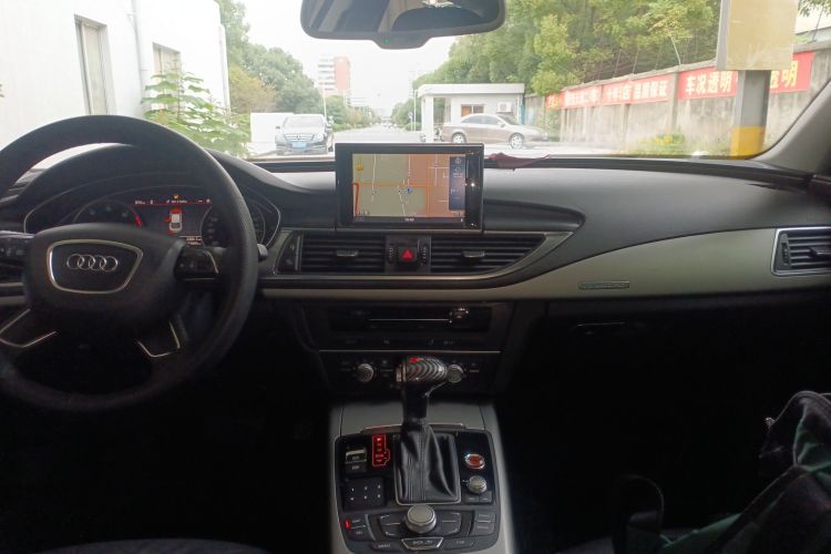 奥迪A7 2013款 35 FSI quattro进取型中控内饰16