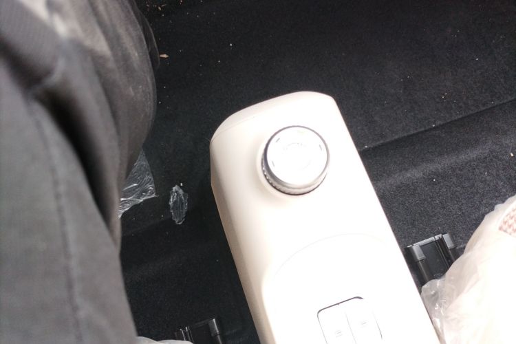 五菱汽车 宏光MINIEV 2024款 第三代 215km 青春版中控内饰18