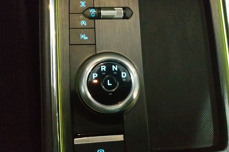 福特 蒙迪欧 2025款 2.0T EcoBoost 至尊型中控内饰18