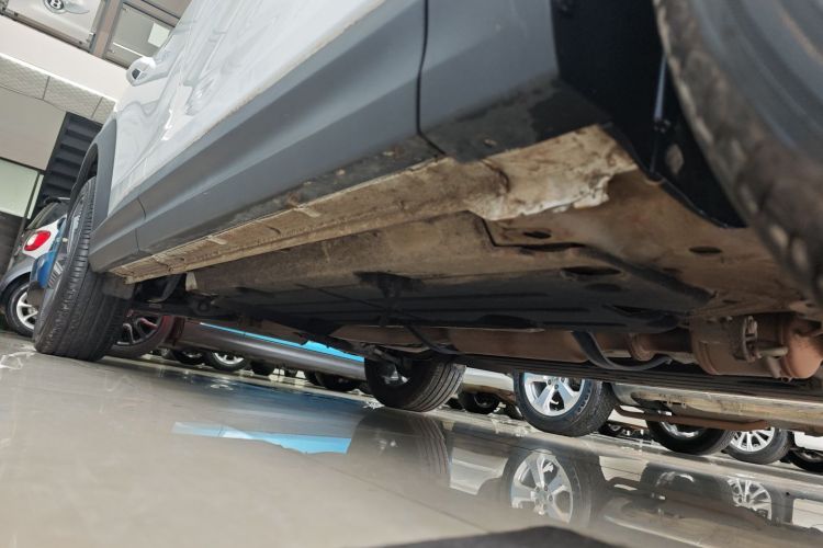 领克06 2023款 Remix 1.5T 劲Pro机舱底盘29