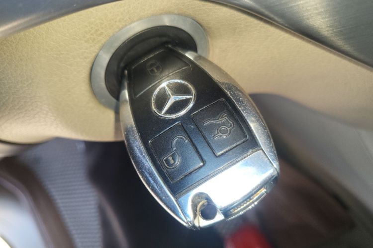 奔驰M级 2014款 ML 320 4MATIC中控内饰7001