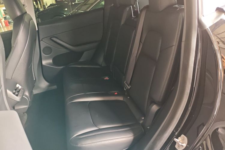 特斯拉 Model Y 2022款 后轮驱动版中控内饰21