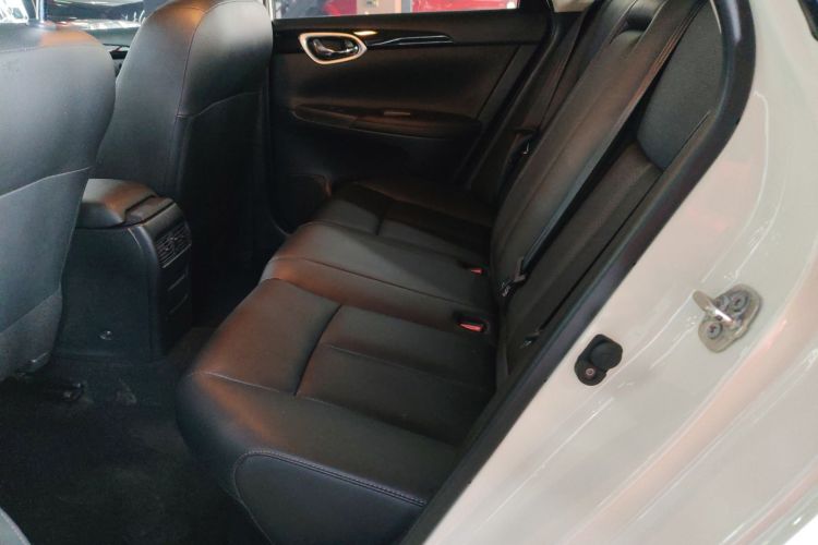 日产 轩逸 2022款 经典 1.6XL CVT豪华版中控内饰21