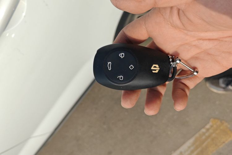 零跑汽车 零跑T03 2021款 400舒享版中控内饰11