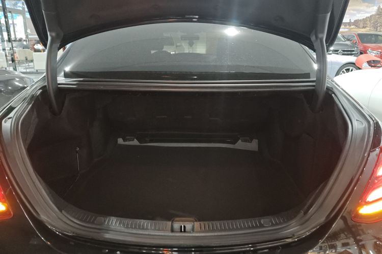 奔驰E级 2020款 E 260 L机舱底盘23