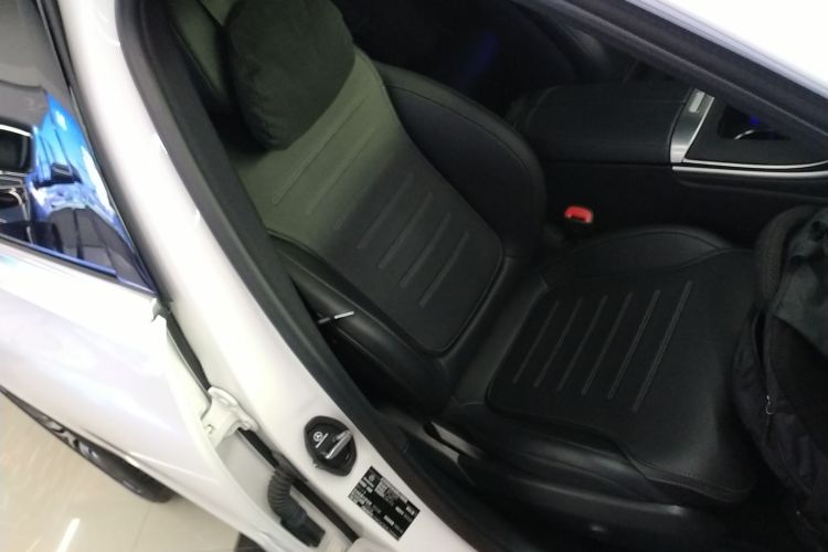 奔驰C级 2023款 改款二 C 260 L 运动版局部细节41