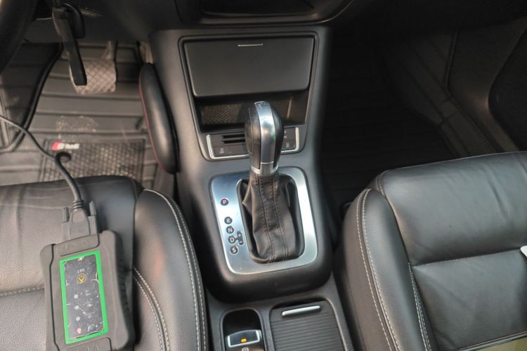 大众 途观 2017款 300TSI 自动两驱丝绸之路舒适版中控内饰18