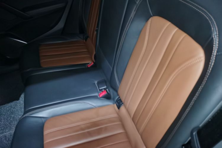 奥迪Q5L 2020款 改款 40 TFSI 荣享时尚型中控内饰21