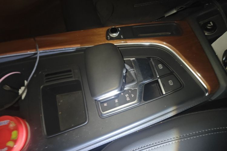 奥迪A4L 2020款 40 TFSI 豪华致雅型中控内饰18