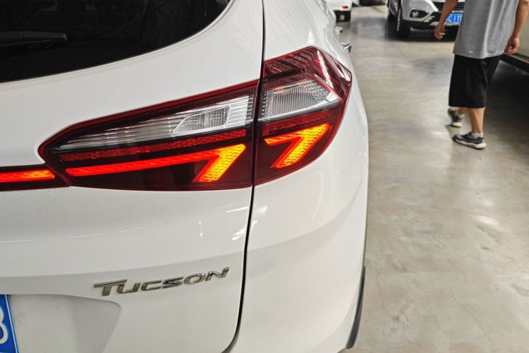 现代 途胜 2020款 280TGDi 两驱GLS时尚版 国VI车身外观9