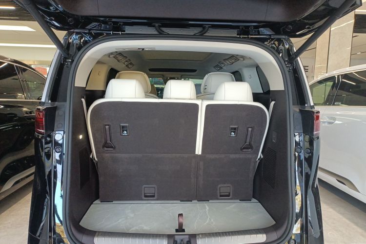 腾势D9 2024款 DM-i 980 四驱尊荣型机舱底盘23