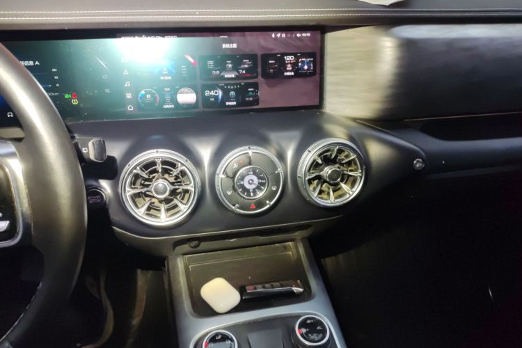 坦克300 2021款 越野版 2.0T 征服者中控内饰16