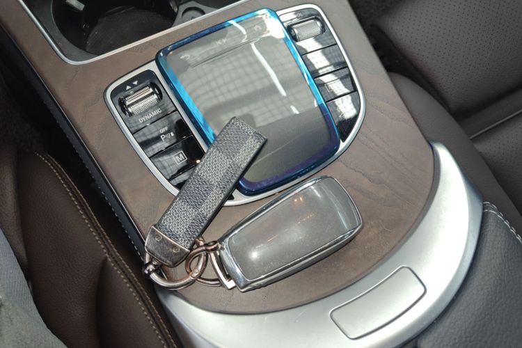 奔驰GLC 2021款 GLC 260 L 4MATIC 豪华型中控内饰7001